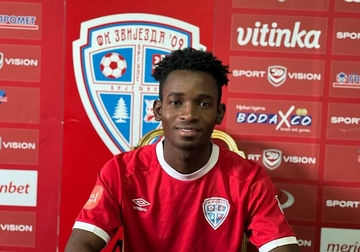 ZVIJEZDA PREDSTAVILA POJAČANJE Mladi fudbaler iz Gane potpisao profesionalni ugovor
