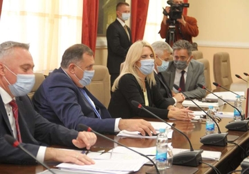 Počeo sastanak Cvijanovićeve sa predstavnicima institucija i parlamentarnih stranaka u Palati Republike