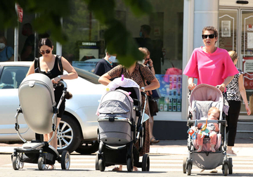 Za neke žene je porodiljsko odsustvo nedostižan LUKSUZ