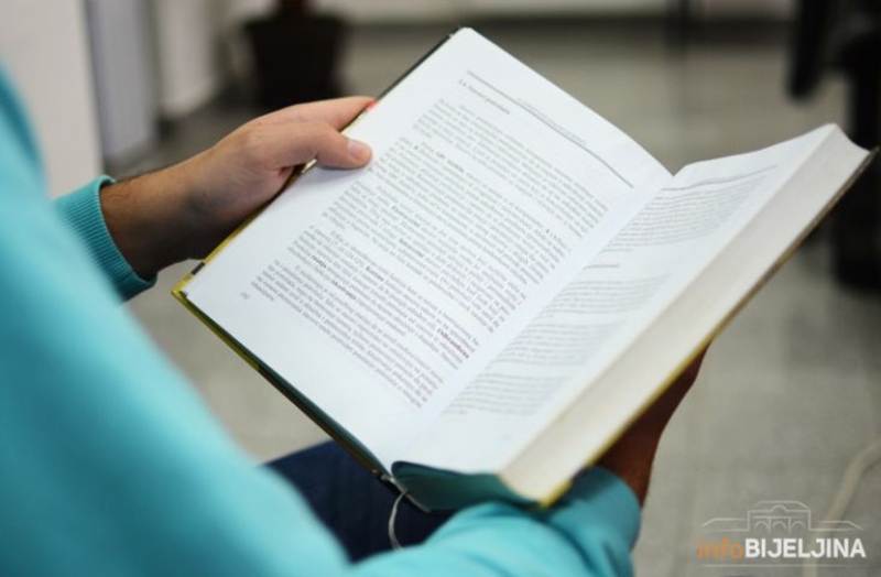 Čitanje knjiga produžava život