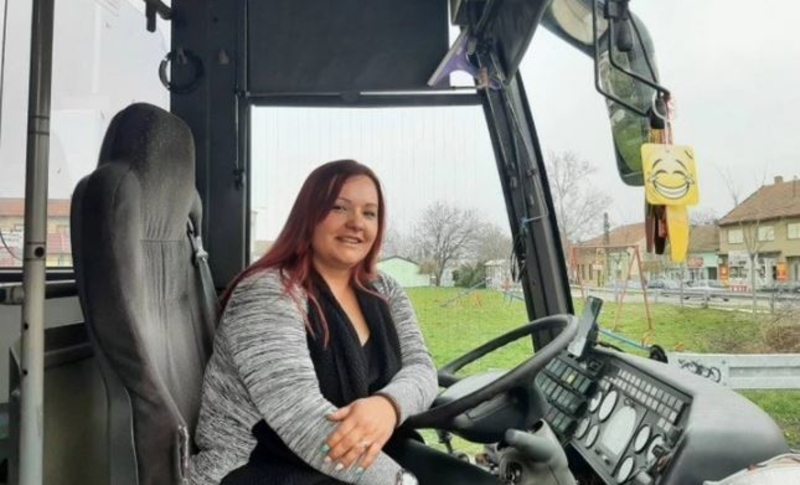 Inženjerka i samohrana majka, a jedina je žena za volanom autobusa u svom gradu