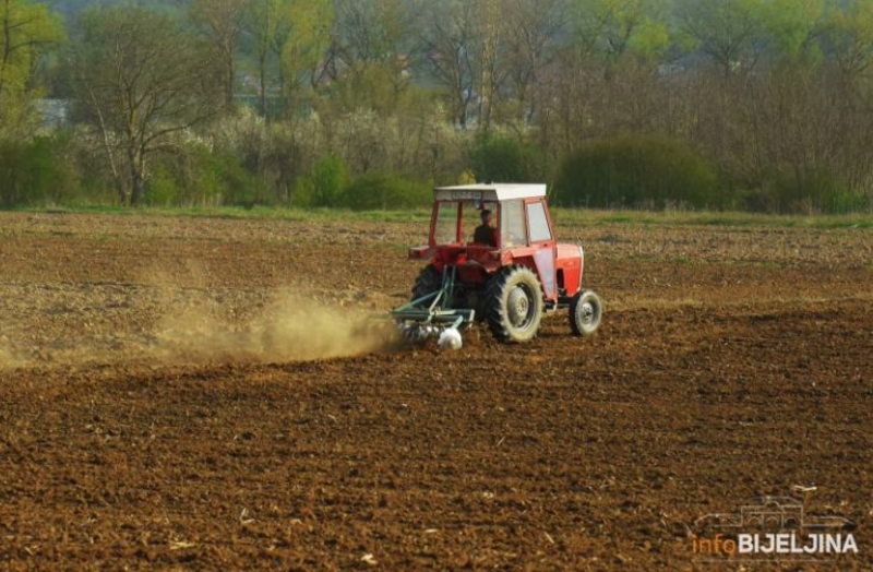 Ove godine 24,7 miliona KM za kapitalne investicije u poljoprivredi