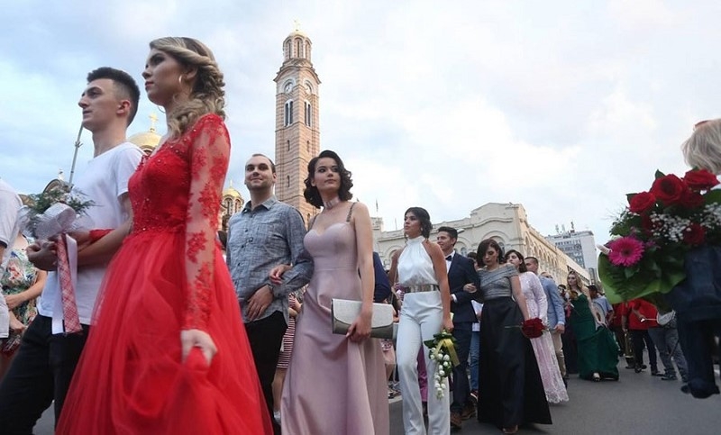 Roditelji u Srpskoj izdvajaju pozamašnu sumu: 800 maraka za matursko veče