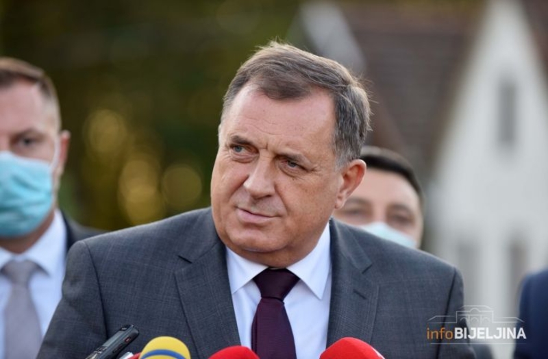 Dodik: Niti sam ja Bog, niti je Šmit visoki predstavnik