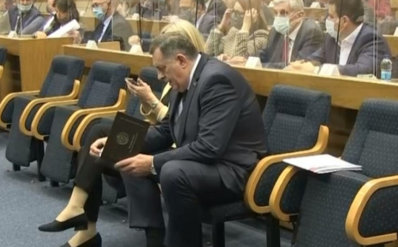 Zakon o nepokretnoj imovini RS stupio na snagu uprkos Šmitovoj odluci