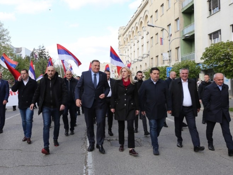 Zvaničnici Srpske na velikom narodnom skupu "Sloboda"