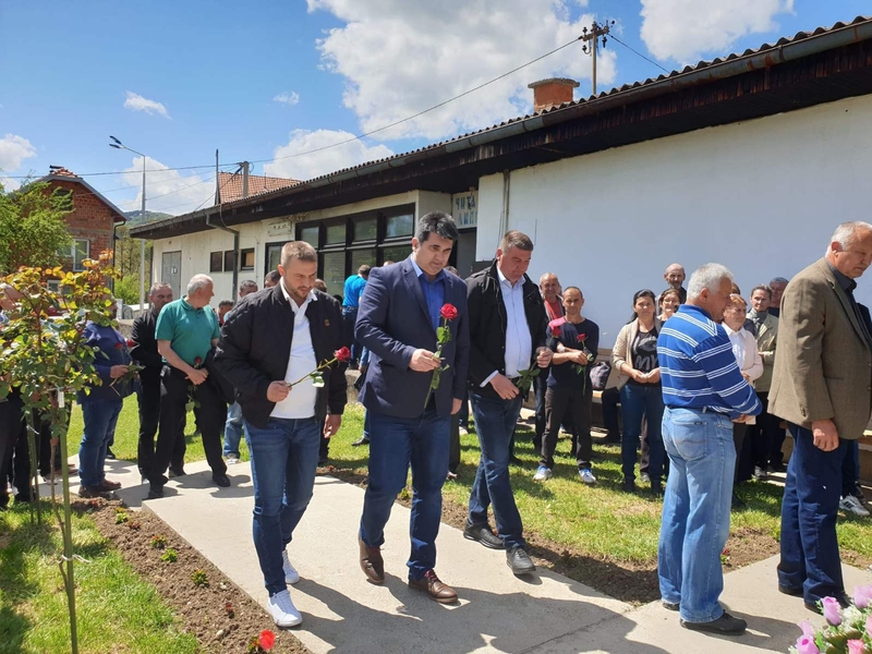 Lopare: U Lipovicama služen parastos poginulim borcima