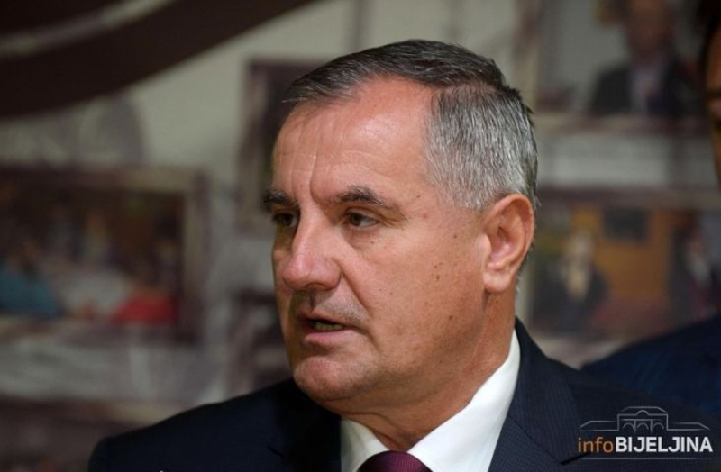 Višković: Prijedlog da budžetskim radnicima majske plate budu povećane 10%