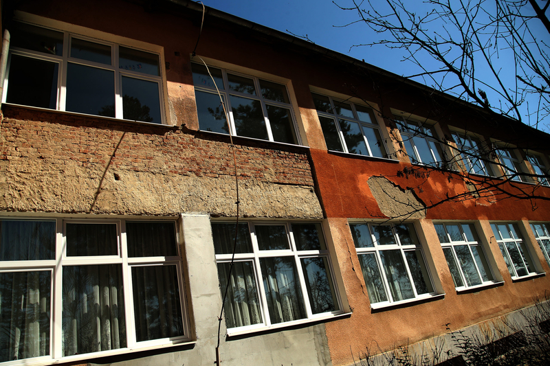 Muke osnovaca u Bijeljini: Učionice prokišnjavaju, a obnova škola na dugom štapu (FOTO)