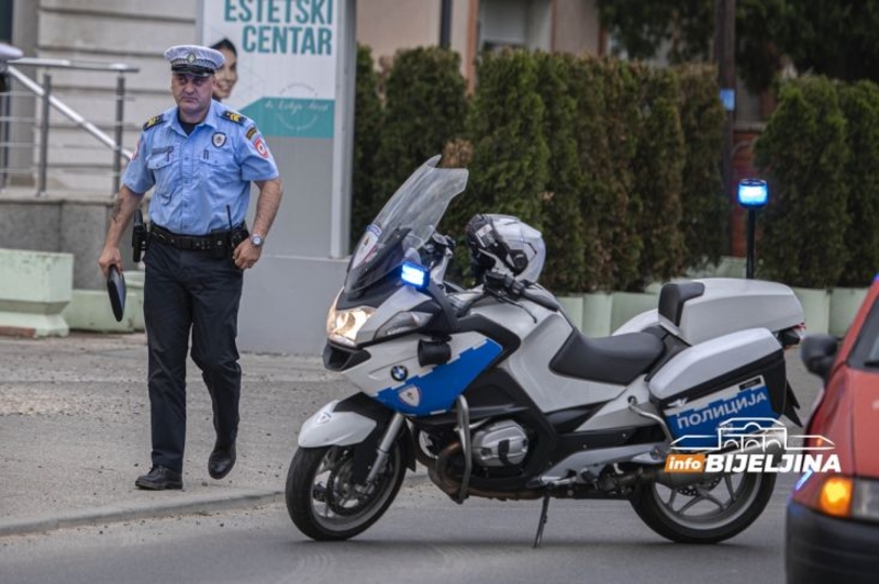 Vozilo u Bijeljini udarilo dječaka, zbog teških povreda zadržan na liječenju