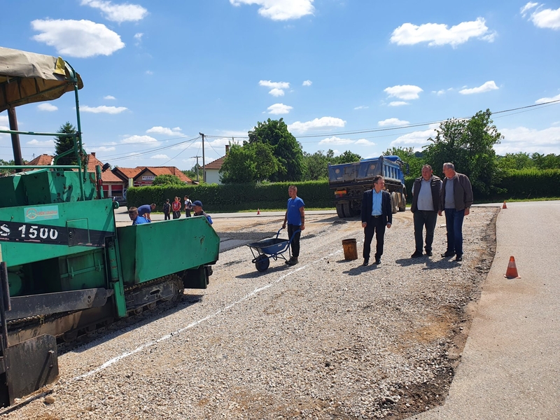 PODRŠKA SELIMA Načelnik Perić posjetio radove u Donjoj Trnovi, finansirane iz lokalnog budžeta
