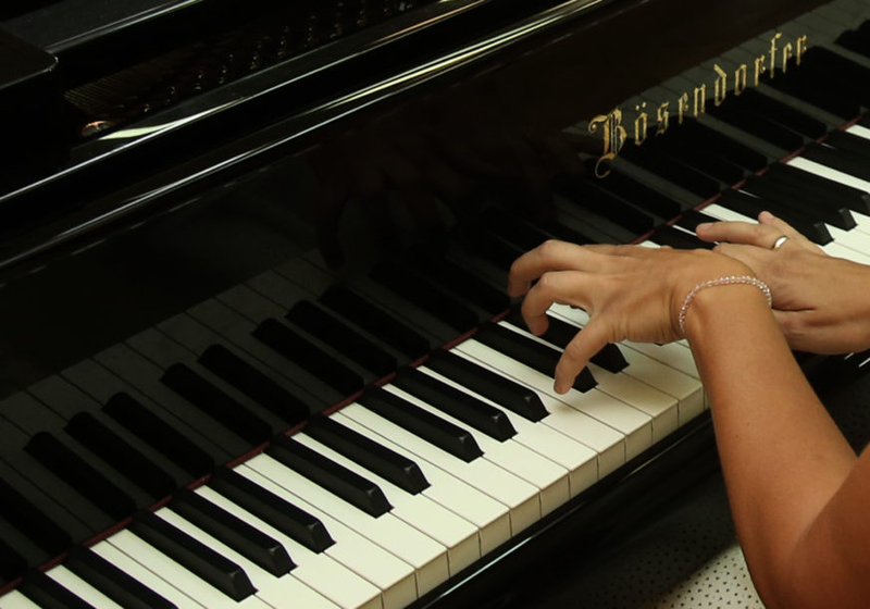 Narod velikog srca: Na humanitarnom koncertu u Bijeljini prikupljeno 5.000 KM za liječenje Teodore Klopić