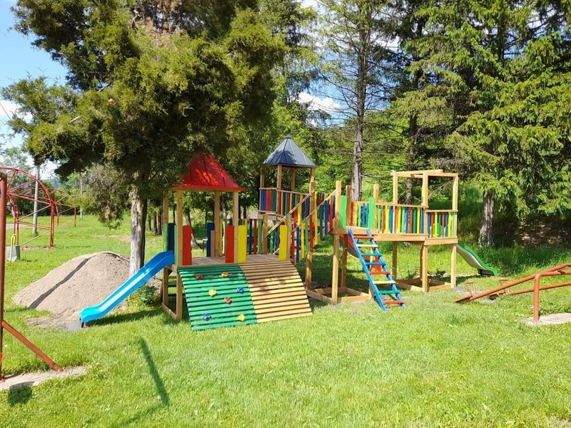 Lopare: Otvoreno igralište „Osmjeh“ (FOTO)